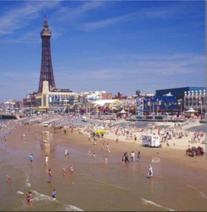 Cheerful 2-Bedroom Home With Off Street Parking Blackpool Esterno foto