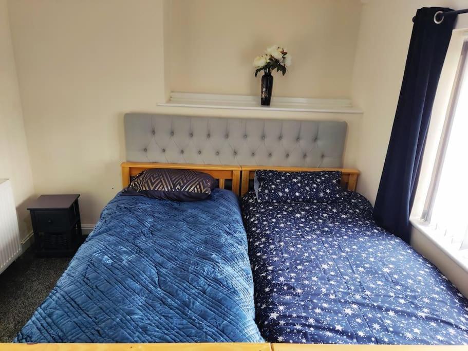 Cheerful 2-Bedroom Home With Off Street Parking Blackpool Esterno foto