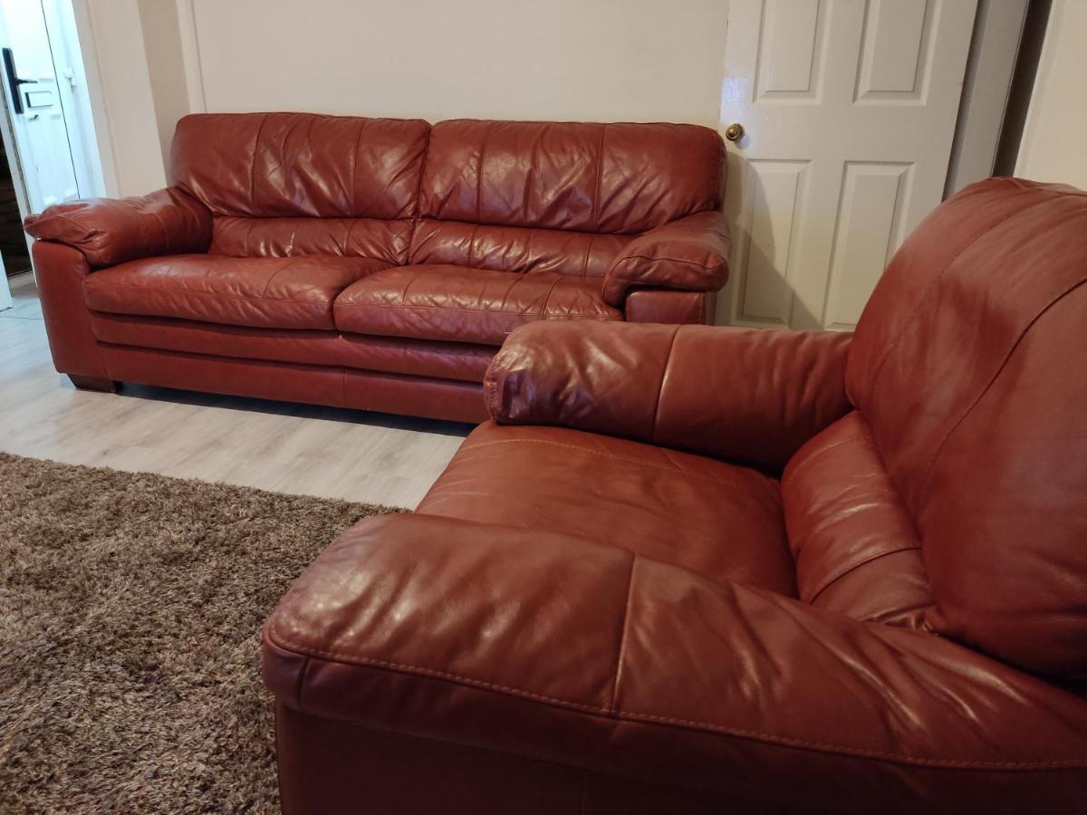 Cheerful 2-Bedroom Home With Off Street Parking Blackpool Esterno foto